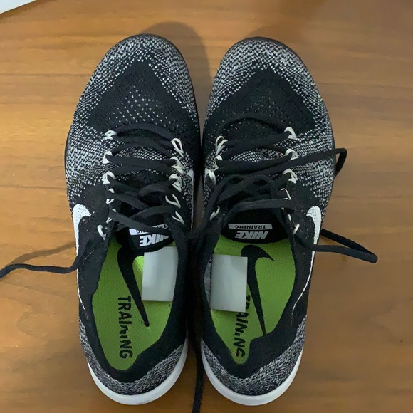 Black and White Nike Free Training Shoes - Picture 2 of 4